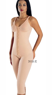Body Suit below knee, Front Closure, Pre-Molded Seamed Cup, Reinforced Torso, Adjustable Straps Open Crotch. Body Modelador debajo de la rodilla,&nbsp;Cierre Delantero, Pre-Hormada Copa, Refuerzo en el torso, Tiras Ajustable, Abertura Abierta.. 